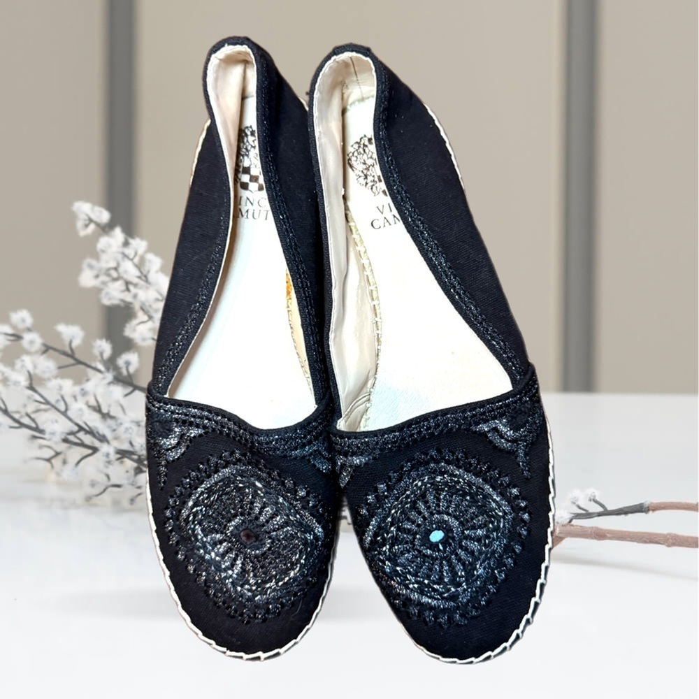 Vince Camuto Danya Flats size 8 1/2 EUC